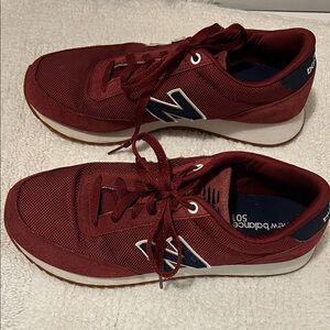 New Balance Men's Burgundy Sneakers